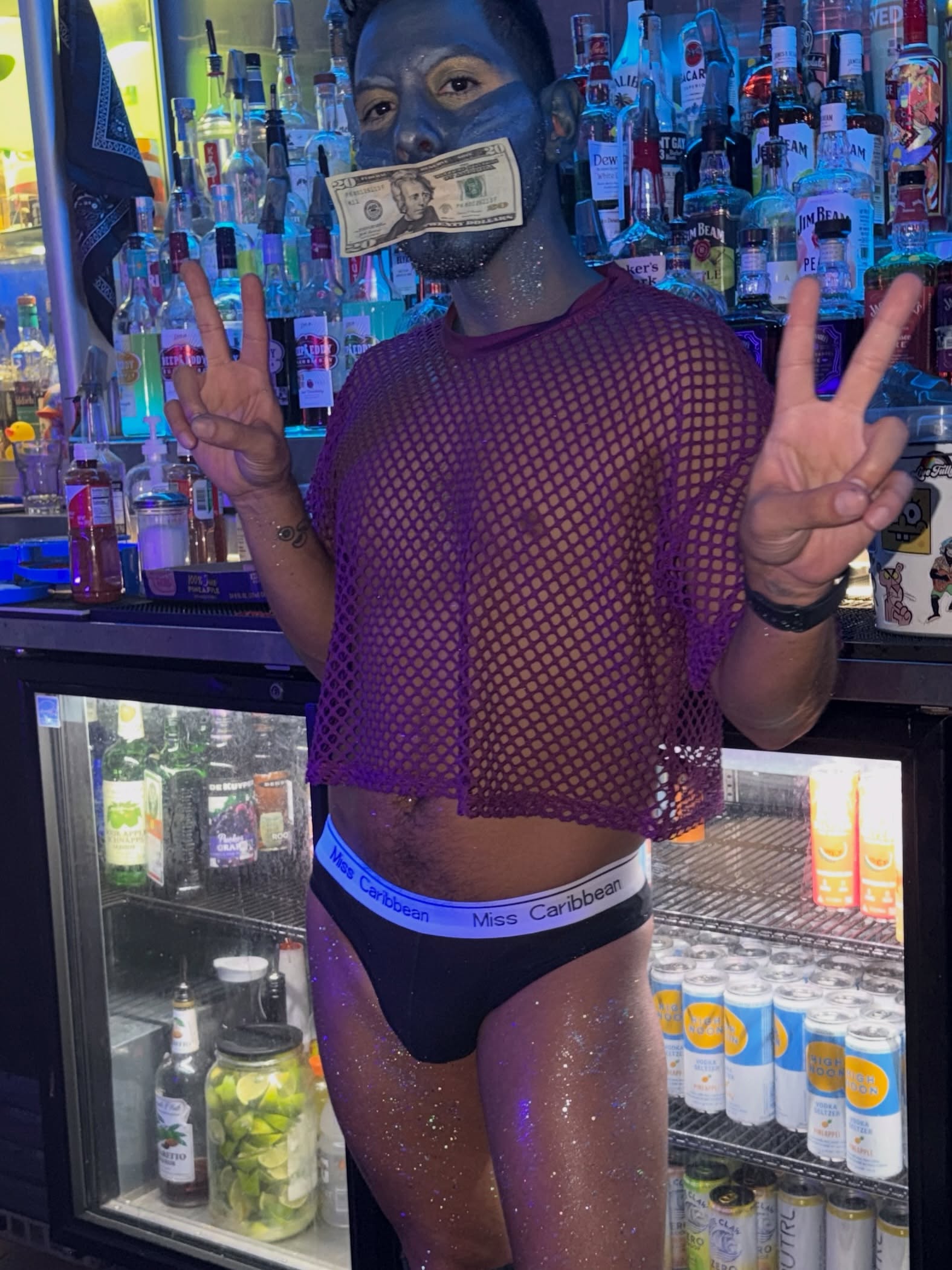 👽 The aliens have landed and they want to serve you some drinks! 🛸